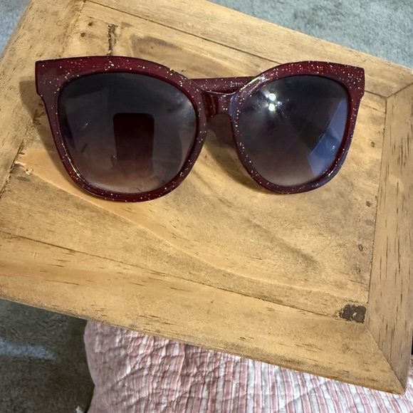 Stylish Burgundy Sunglasses - Picture 1 of 1